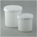 Plastic container with cap shutter